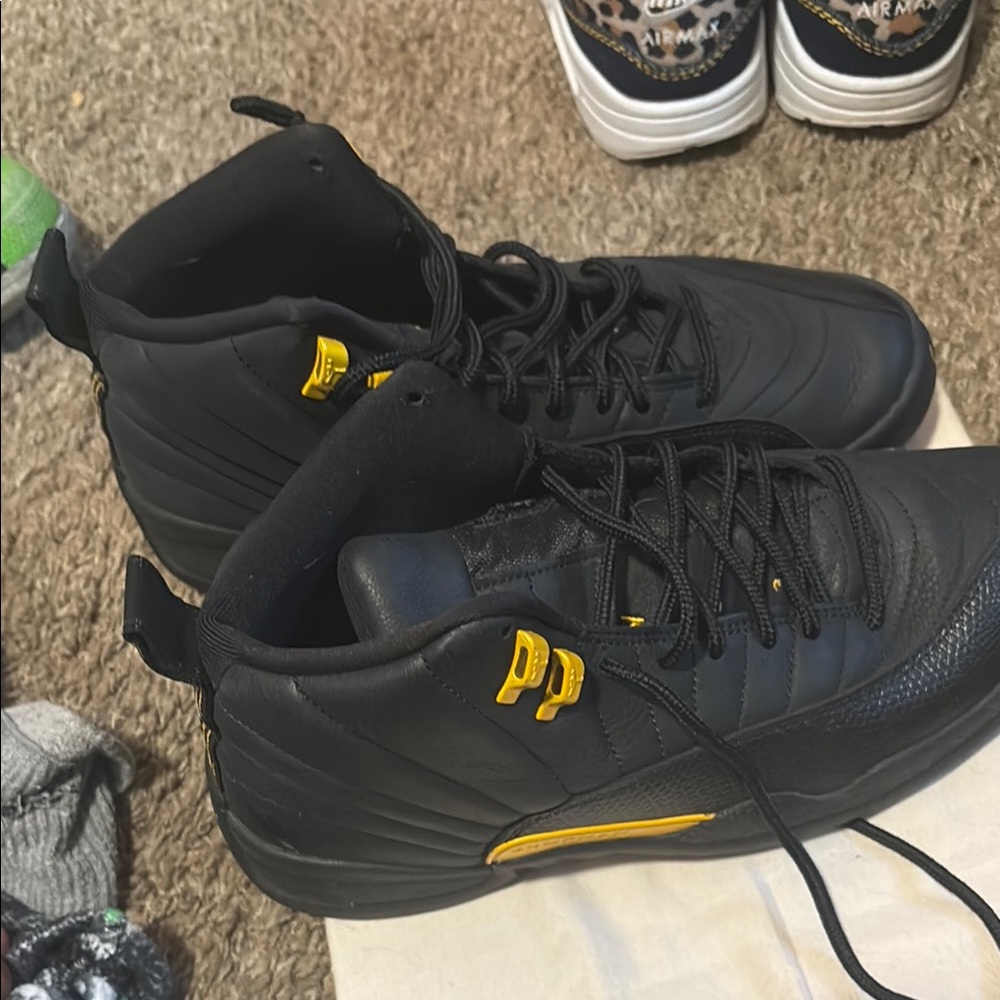 Men's Black and Yellow Sneakers